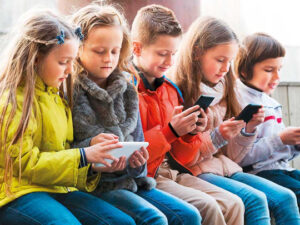 The Benefits and Drawbacks of Teens Smartphone Use